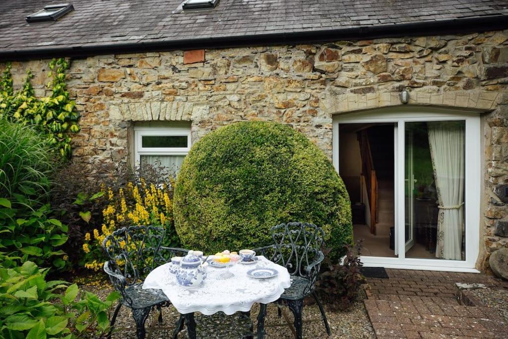Barn Cottage - Family-Friendly Cottage With Heated Indoor Pool 하버포드웨스트 외부 사진