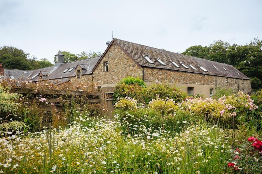 Barn Cottage - Family-Friendly Cottage With Heated Indoor Pool 하버포드웨스트 외부 사진